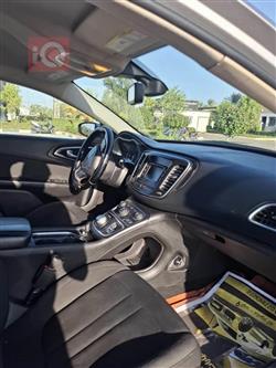 کرایسلەر 200